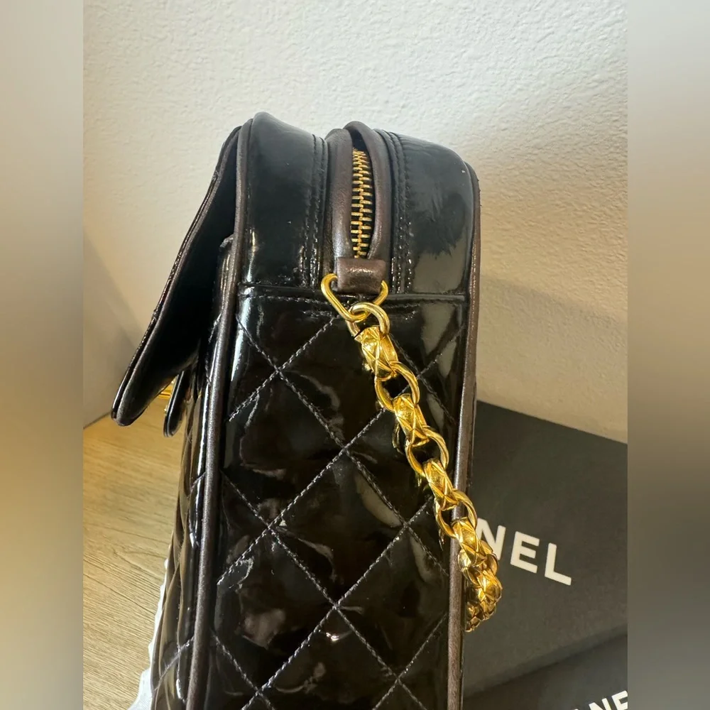 CHANEL vintage Large pocket quilted camera bag - Picture 12 of 12